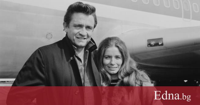 На 26 февруари 1932 г се ражда американският певец автор