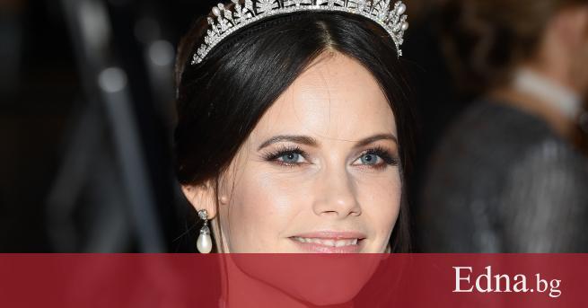 Докато членовете на британското кралско семейство подкрепят страната си с