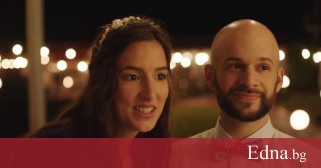 Двама влюбени hellip тя от България той е от САЩ Милена