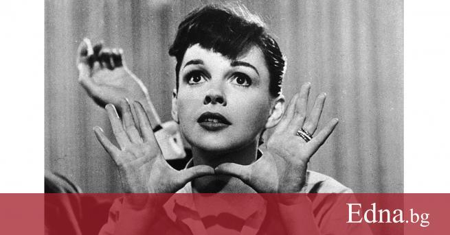 На 10 юни 1922 г в Минесота САЩ се ражда