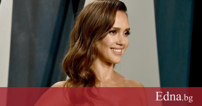 Родена е на 28 април 1981 г в град Помона Калифорния Израства на различни места