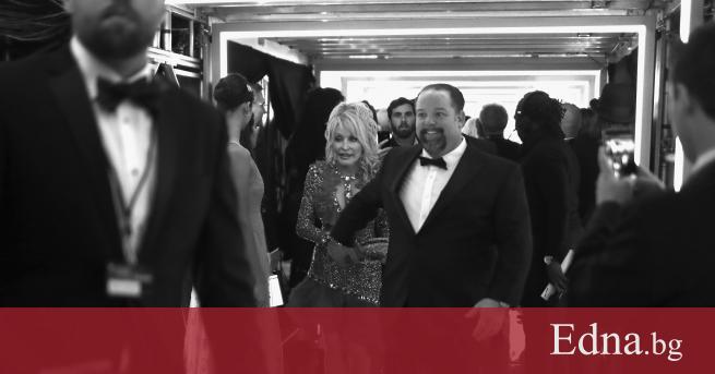 Вече ви разкарахме вълнуващата любовна история на Доли Партън и
