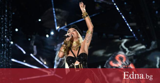 Певицата Рита Ора може да остане блокирана в България за