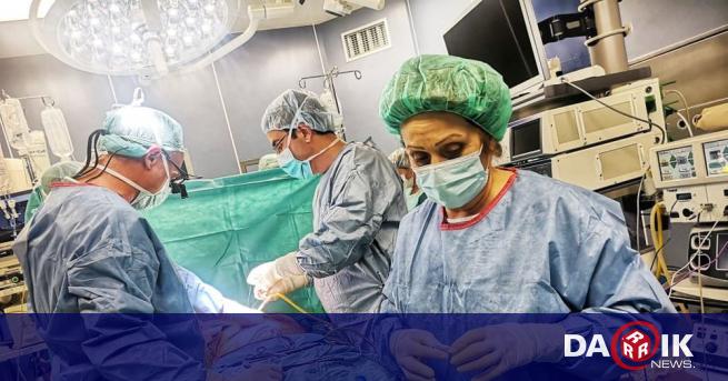Специалисти от Военномедицинска академия извършиха поредна чернодробна трансплантация Тя е