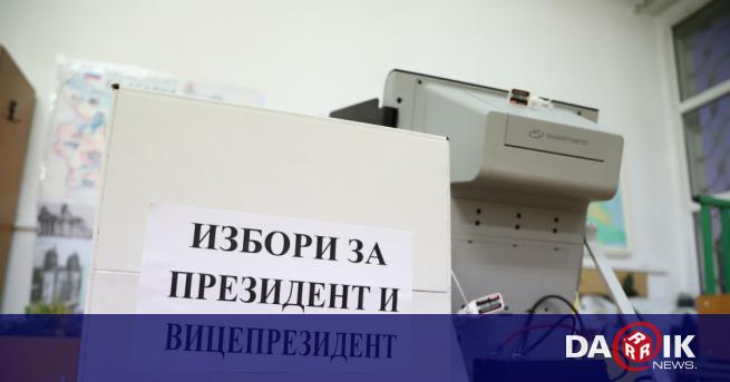Точно в 7.00 започна изборният ден на балотажа в София.