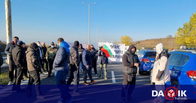 Протест блокира автомагистрала Марица преди ГКПП Капитан Андреево съобщи