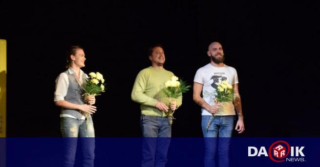 Габровският драматичен театър представи най новия си спектакъл Хомеопатия за душата