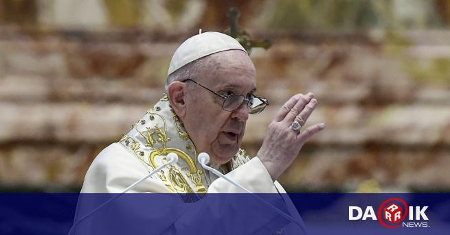 Папа Франциск пристига днес на тридневно посещение в Гърция, предадоха