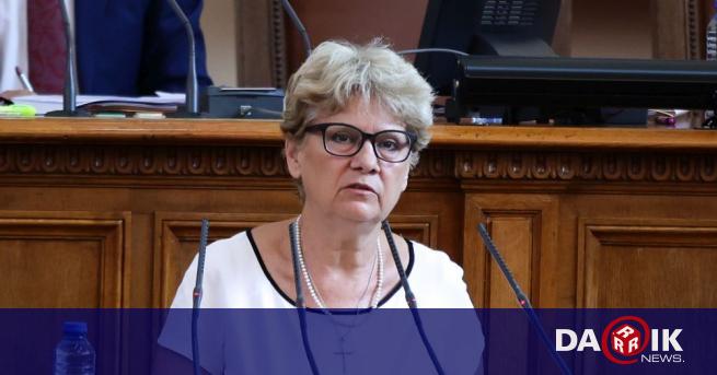 Регионалният министър Виолета Комитова коментира пред медии протеста на пътните