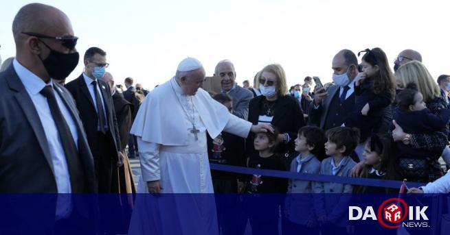 Папа Франциск пристигна на посещение в Република Кипър, съобщават кипърските