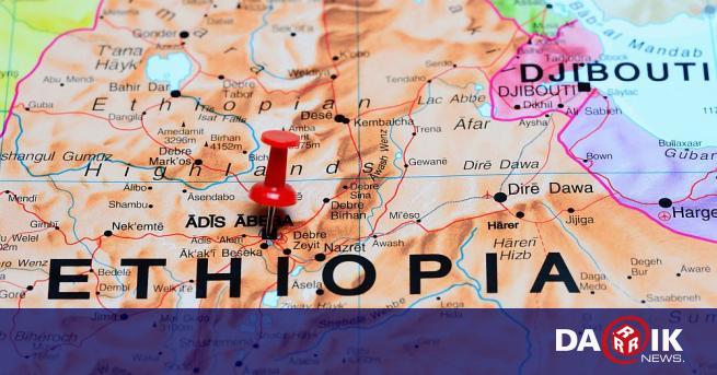Етиопия обяви днес извънредно положение след като въоръжени сили от