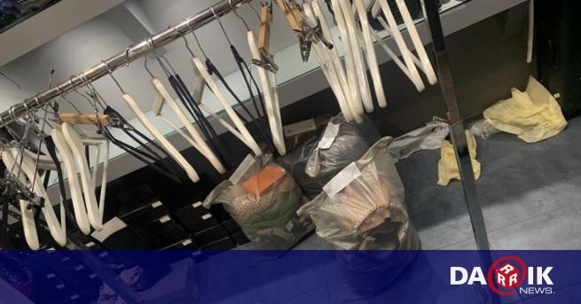 Иззеха маркови дрехи в Благоевградско съобщиха от полицията МВР Служители
