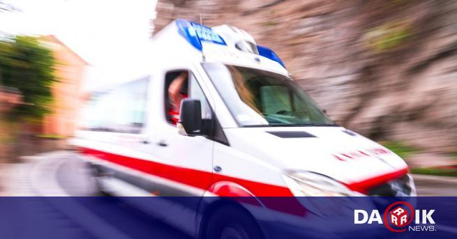 Двама души са пострадали при катастрофа на пътя Бръшлян –