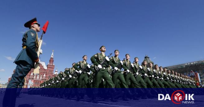 Над 10 000 руски военни са се завърнали в базите
