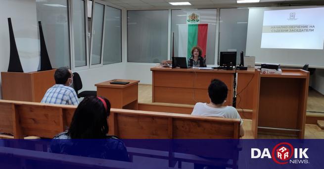 Окръжният съд във Враца преустановява разглеждането на всички видове наказателни,