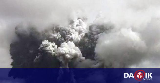 Вулканът Асо, един от най-активните в Япония, започна да изригва,