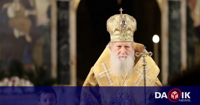 Патриарх Неофит отправи поздравление към българските медици за Деня на