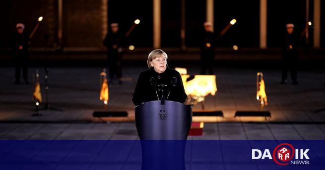 Германската армия изпрати Ангела Меркел с парад, на който прозвуча