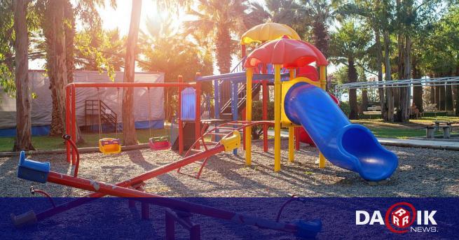 Открити са множество нарушения свързани със състоянието на детски площадки