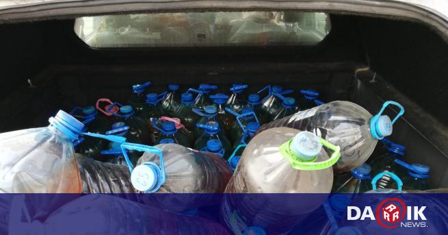 Митнически служители от ТД Митница Русе задържаха 1000 литра маркирано