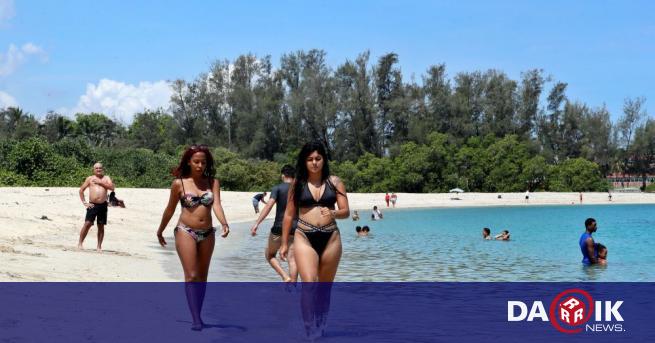 Плажовете и басейните в кубинската столица Хавана, както и известната