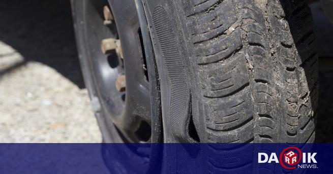 Задържан е мъж, срязал гумите на коли в Дупница, съобщиха