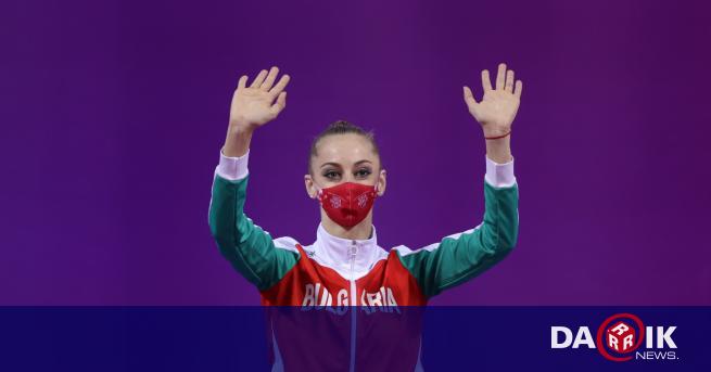Боряна Калейн спечели златните медали на финалите на обръч и