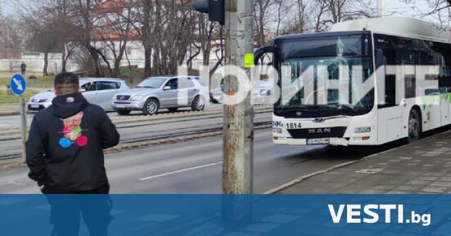 Автобус на столичния градски транспорт е катастрофирал на бул Константин