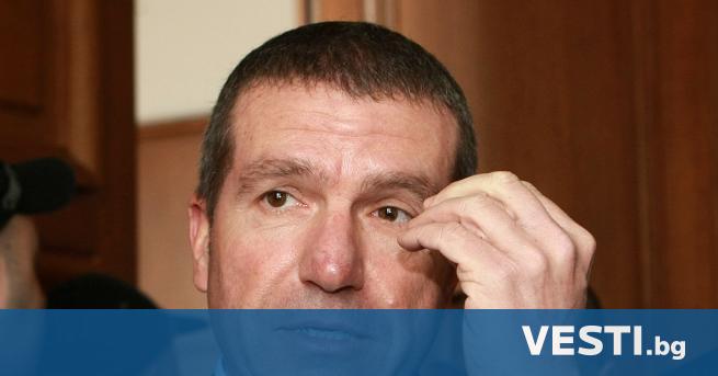 Адвокат Менко Менков внесе в съда жалбите срещу задържането на