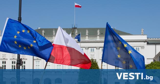 Е вропейската комисия съобщи че предава на съд Полша заради закона за