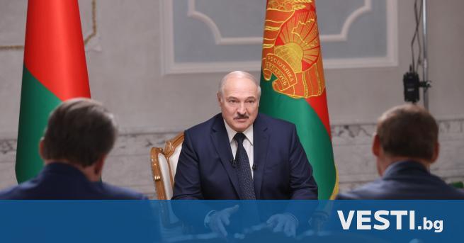 осланикът на Русия в Беларус подари на президента Александър Лукашенко