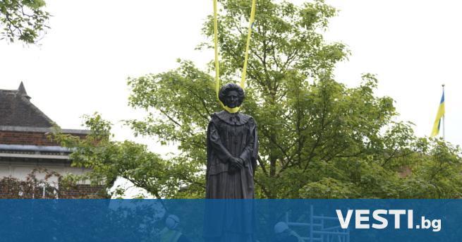Статуята на Маргарет Тачър издигната в родния ѝ град беше