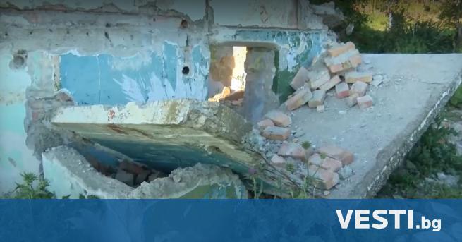 Стена в изоставена сграда се срути и затрупа 10 годишно дете