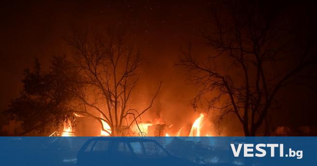 П ожари обхванаха северните предградия на гръцката столица Атина Заместник министърът