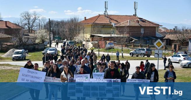 Жители на пет села от община Марица протестираха в Трилистник