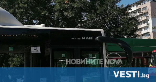 Т рамвай и автобус се удариха в София Сигналът за
