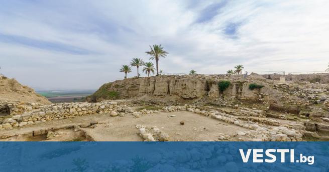 Археолози в Израел са открили кървавочервена бойна арена в Легио