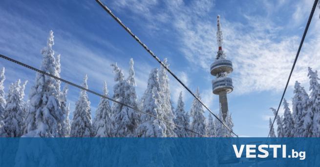 Първият за сезона сняг падна в Пампорово съобщават от Планинската спасителна