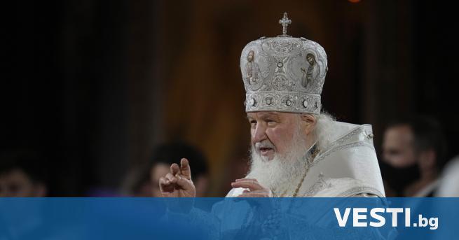 Руският патриарх Кирил нарече чудовищно обявеното изгонване на монаси от