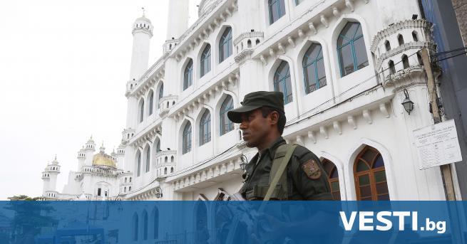 Властите в Шри Ланка затвориха училища и помолиха държавните служители да