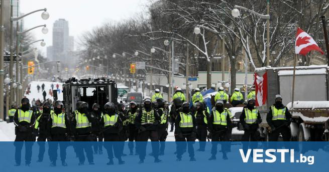 Полицията в канадската столица Отава се приближава към центъра на