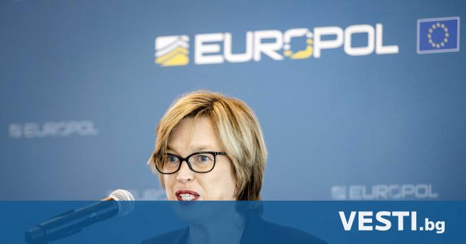 Изпълнителният директор на Европол Катрин де Бол пристигна в България