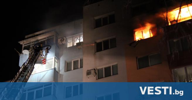 Голям пожар гори в жилищен блок в квартал „Струмско” в