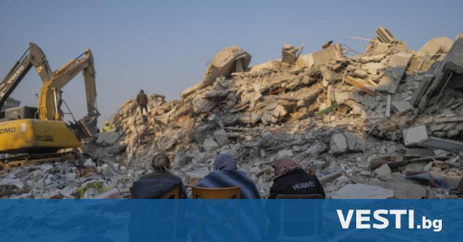 Броят на потвърдените жертви в Турция от двете разрушителни земетресения
