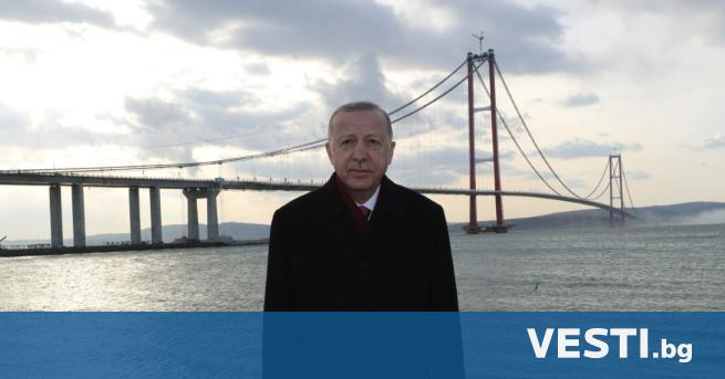 Турският президент Реджеп Тайип Ердоган откри днес моста "Чанаккале 1915",