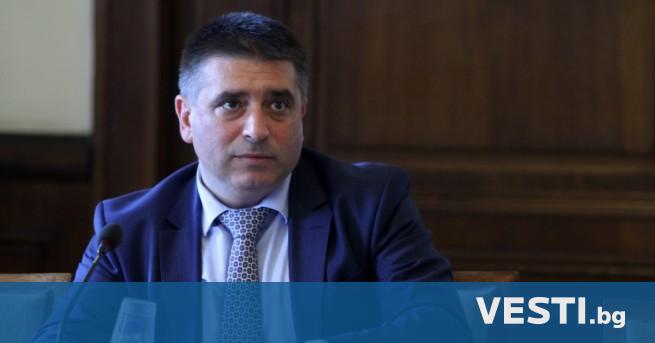 ившият правосъден министър Данаил Кирилов подава оставка и като депутат