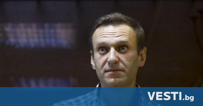 Излежаващият присъда руски дисидент Алексей Навални съобщи, че отново е
