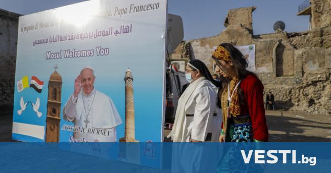 class first letter big Н а 5 март папа Франциск започна посещение в Ирак