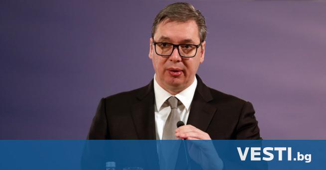 Сръбският президент Александър Вучич говори пред националната телевизия РТС по