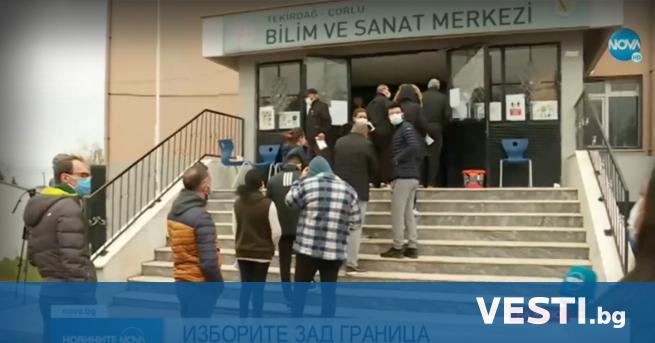 О пашки се извиха пред изборните секции в Турция още